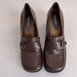 Nine West Dark Brown size 6 shoe Excellent Condition
